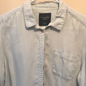 American Eagle Chambray button down!